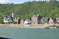  Kamp Bornhofen, the town below the castles Sterrenberg and Liebenstein you saw earlier.