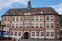  This is the Town Hall (Rathaus).